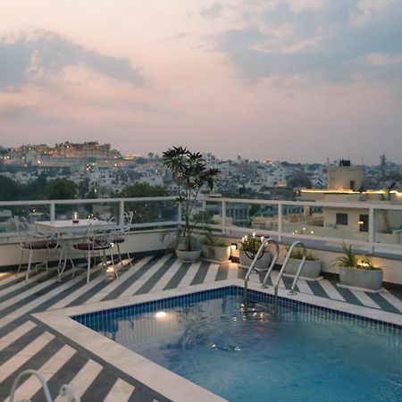 Hotel Naren Villa Udaipur Bagian luar foto