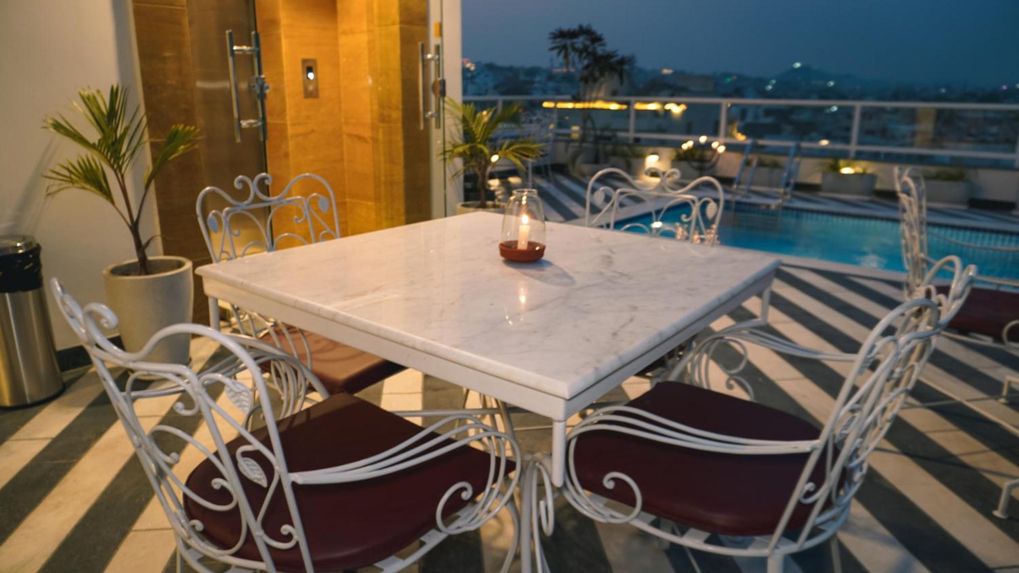Hotel Naren Villa Udaipur Bagian luar foto