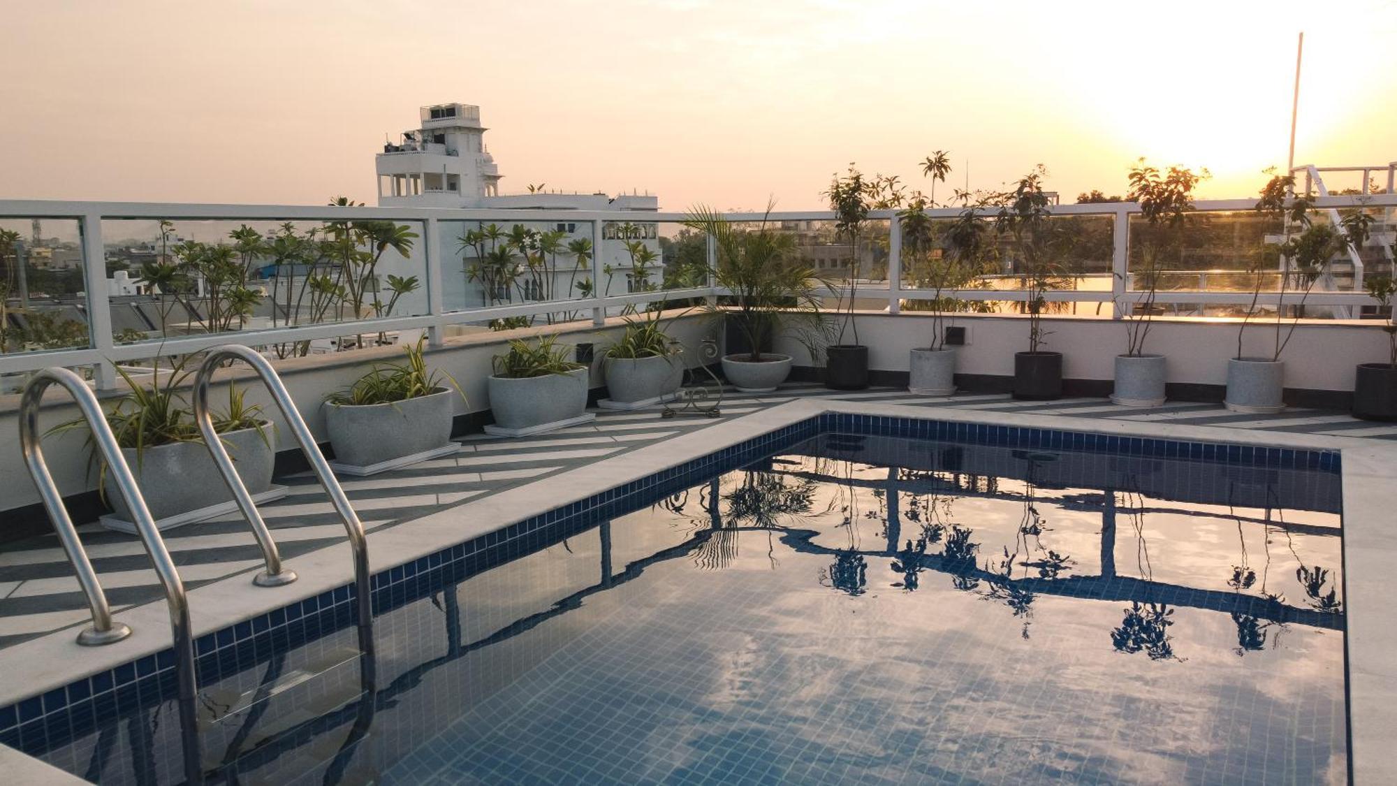Hotel Naren Villa Udaipur Bagian luar foto